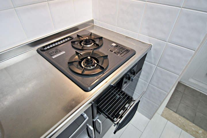 Kitchen. System kitchen (two-necked gas stove ・ With grill)