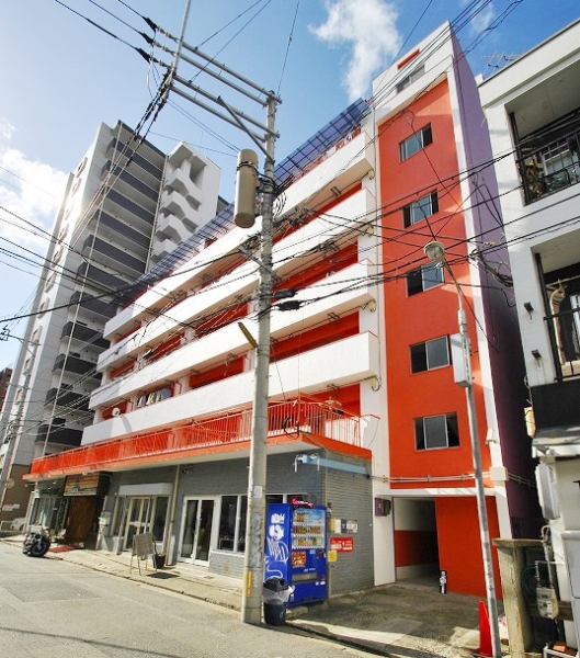 Building appearance. Yakuin Station 5-minute walk of the good location