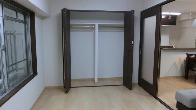 Non-living room. It can Katazu is refreshing matter subsided because there is a closet in the living room next to the Western-style
