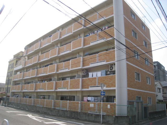 Building appearance. Shopping in the town Tojin mall