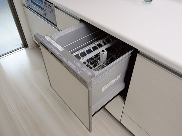 Kitchen.  [Dishwasher] Easy-to-use compact. It can also be about 40 set-point easy to put a variety of dishes, Of the amount of water used is hand-wash 1 / 7 or less ( ※ It will also be in water-saving in). While strong water is a low-noise design.  ※ Is a comparison in the case of hand-washing dishes and 5 servings small items once 40 points. (Same specifications)