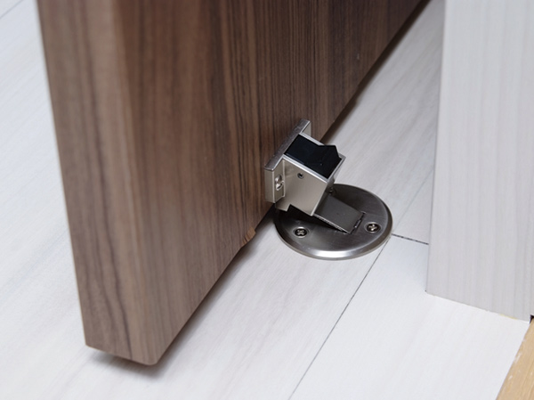 Other.  [Magnet stopper] In each room of the door we have established a magnet lock with stopper of. Easy release of the lock is, Since the smart does not interfere with the style of your room even when you are not suffering from the lock. (Same specifications)