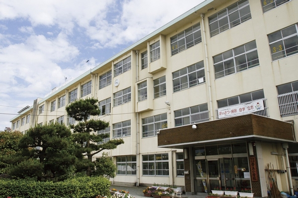 Other. Municipal Sasaoka elementary school (13 mins ・ About 1020m)