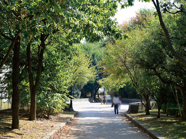 Surrounding environment. Baikoen green road (about 170m / A 3-minute walk)