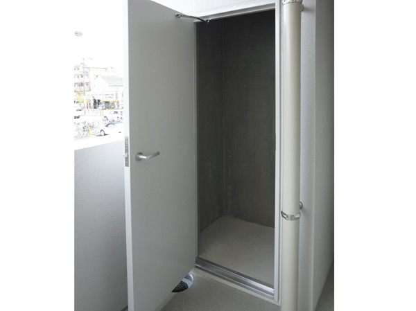 Common utility.  [trunk room] Not only the indoor storage, We established a highly functional trunk room in each dwelling unit (same specifications)
