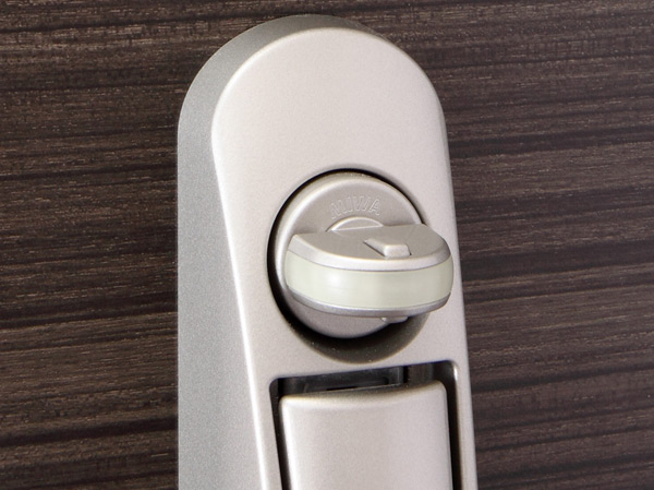 Security.  [Crime prevention thumb turn] It can not turn if it is not a thumb-turn state is pushed in the center of the button, Adopted a crime prevention thumb. (Same specifications) also, Picking and the copy was adopted a highly difficult crime prevention progressive cylinder lock.