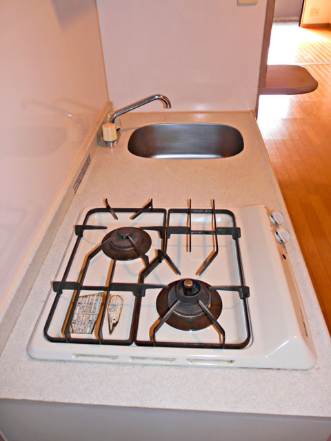 Kitchen. Two-neck with gas stove