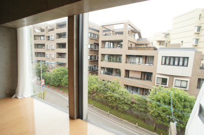 Balcony. There is no veranda, Large windows in the living room! 