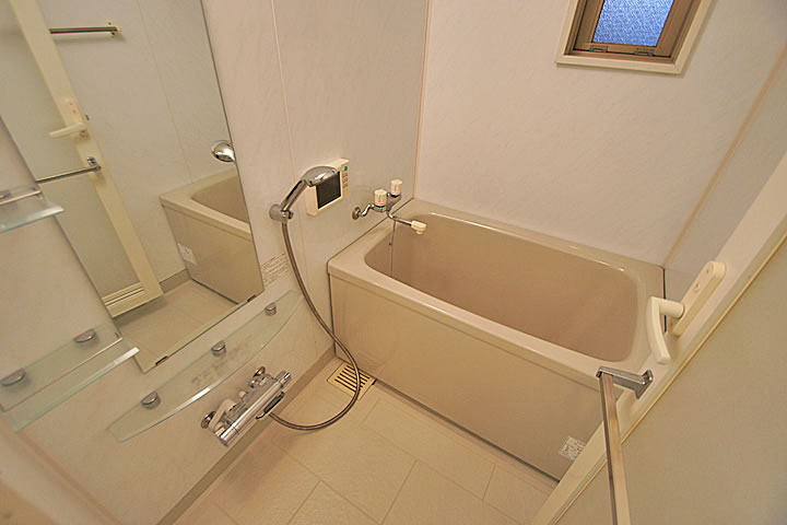 Bath. Bathroom (Reheating function, With bathroom dryer)