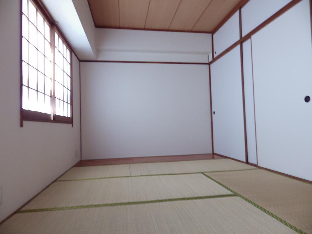 Other introspection. Tatami Japanese-style has also been Omotegae.