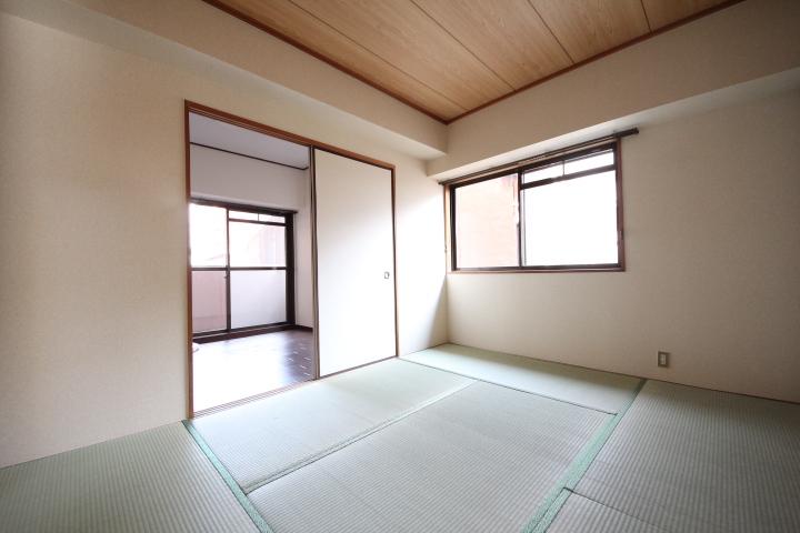 Non-living room. Medium Japanese-style room