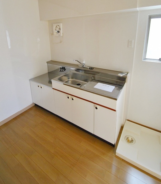 Kitchen. Two-burner stove installation Allowed