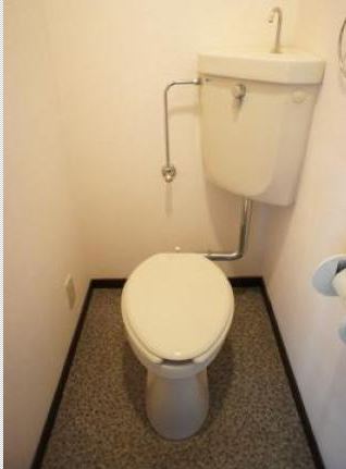 Toilet. Bus Rent 30,000 yen ・ Restroom