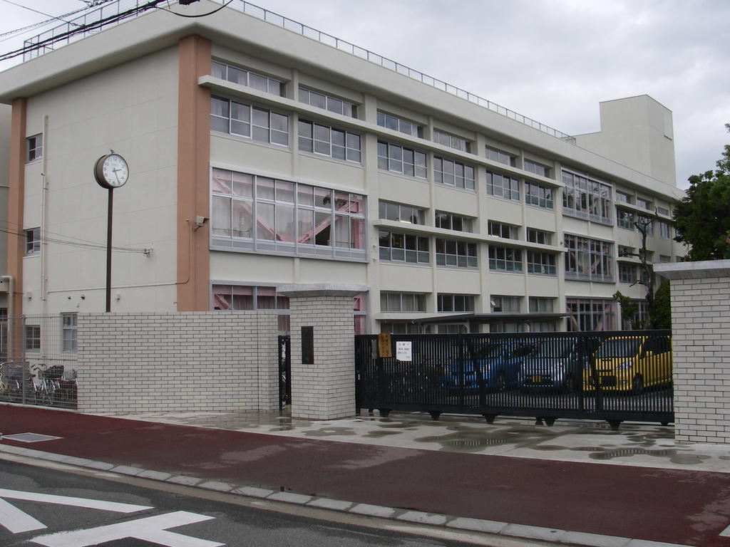 Primary school. 965m to Fukuoka Municipal Backed elementary school (elementary school)