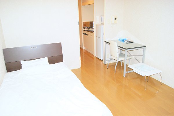 Living and room. bed ・ desk ・ With chair