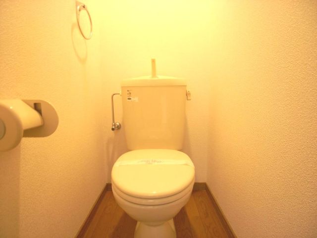 Toilet. Toilet.