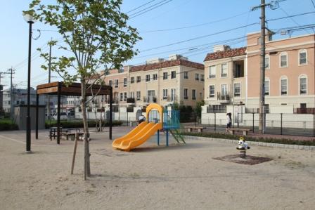 park. Backed Nishikoen 300m walk 4 minutes