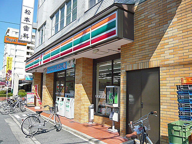 Convenience store. Seven-Eleven Fukuoka Kyushu University hospital before store up (convenience store) 300m