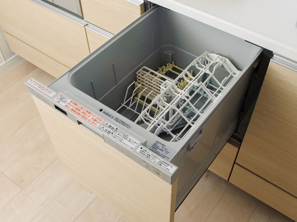 Kitchen.  [Dishwasher] The high efficiency of the brushless motor, Realize low noise. Also in the living and dining which is adjacent to the kitchen, Operating noise in the cleaning does not bother me, It does not interfere with the relaxation of the post-prandial.