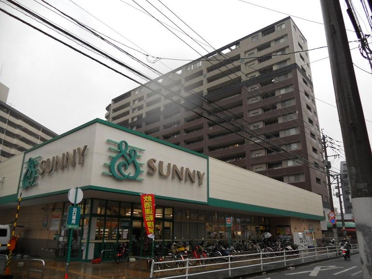 Supermarket. Convenient because it is 80m 24-hour until the Sunny Minoshima shop!