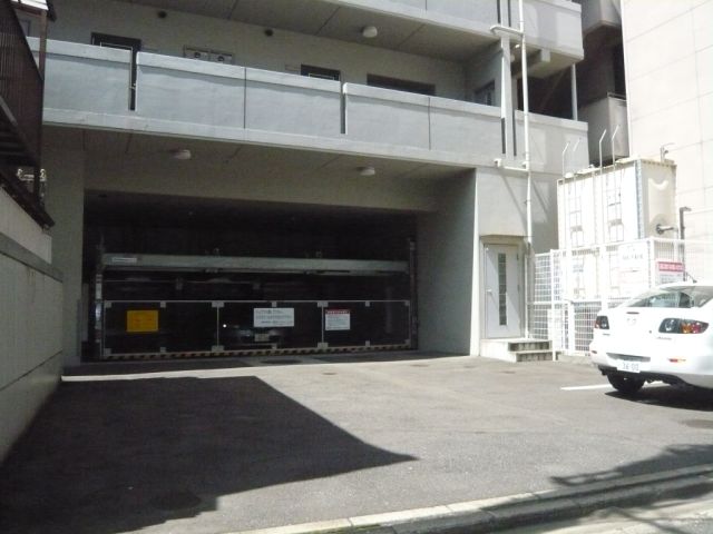 Entrance. Parking lot