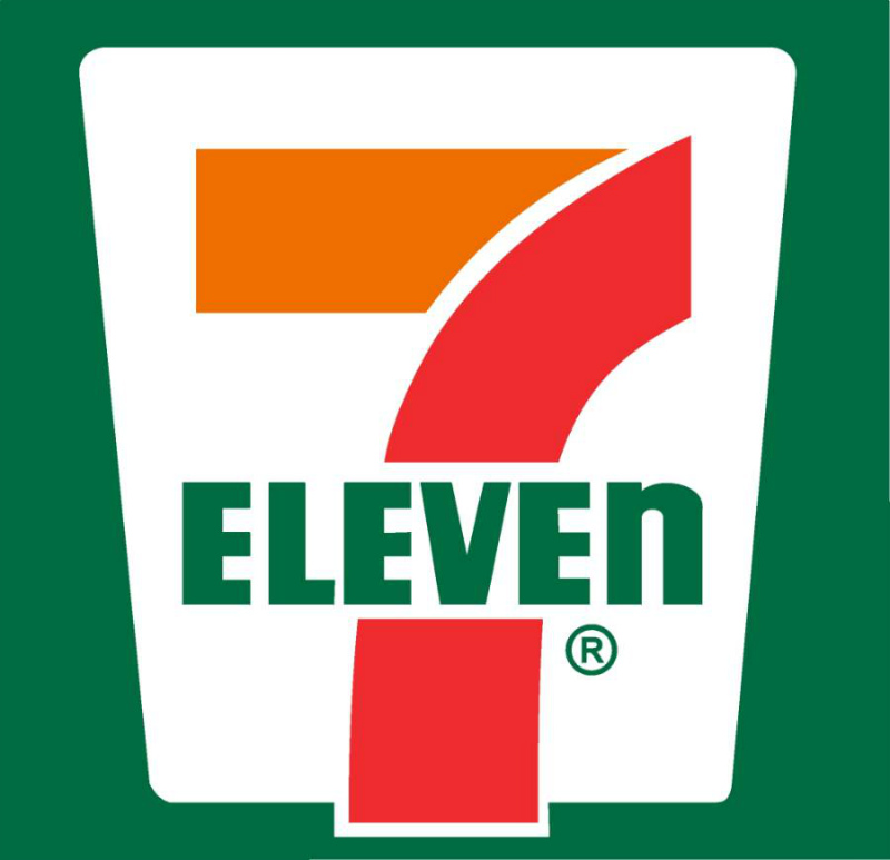 Convenience store. Seven-Eleven Hakata can cho street store up to (convenience store) 231m