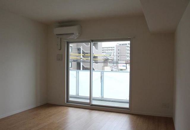 Living and room. Air conditioning all the room is fully equipped
