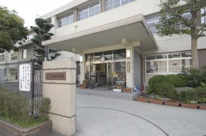 Primary school. Municipal Haruyoshi up to elementary school (elementary school) 530m