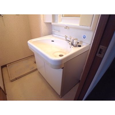 Washroom. Another room (image)