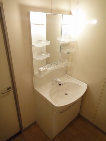 Washroom. Photo 3DK