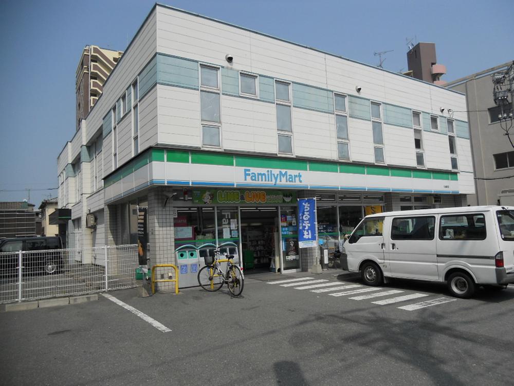 Convenience store. 140m to FamilyMart Shicheng the town shop
