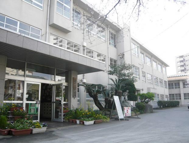 Primary school. 392m to Fukuoka Municipal Sumiyoshi elementary school (elementary school)