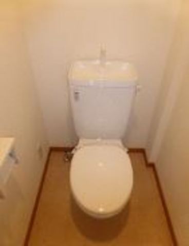 Other room space. Toilet with cleanliness