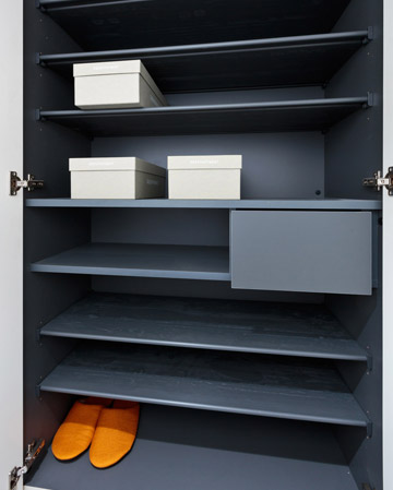 Other.  [Cupboard] Because the plastic shelves, Remove the shelf, It is clean and can be washed in water.