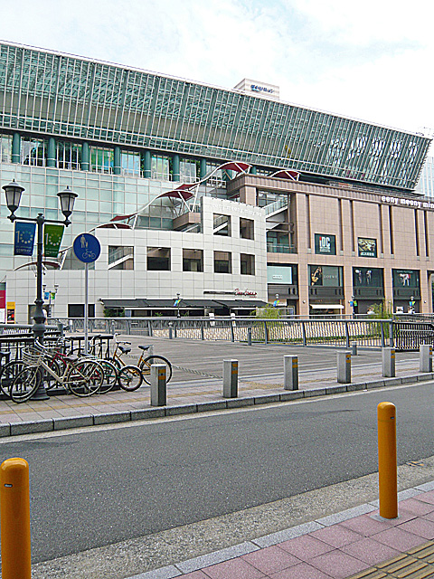 Shopping centre. 450m to Hakata Riverain Iniminimanimo (shopping center)