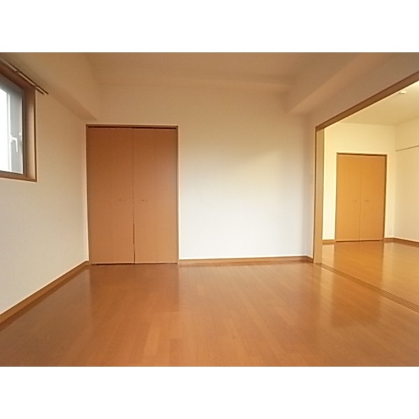 Other room space.  ※ It is a photograph of another room