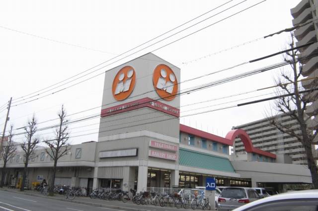 Supermarket. Marukyo Corporation Shimizu shop until the (super) 1028m