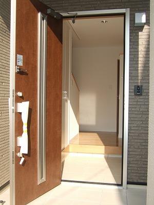 Entrance. Entrance is (^_^) / ~ Entrance of new construction, Because even brighter specification facilities new atmosphere, So there is a feeling of cleanliness is good feeling ~ (^_^) / ~