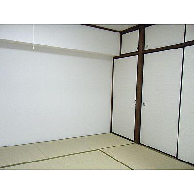 Non-living room. Room is Japanese-style space that you want to ensure!