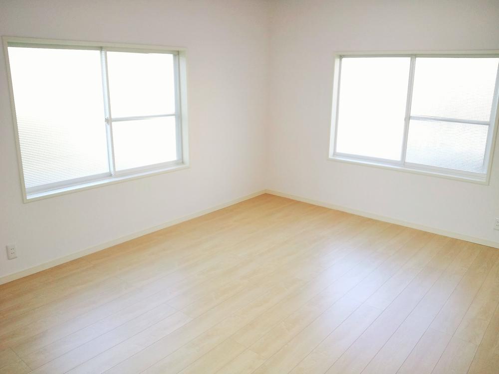 Non-living room. Quiet and living environment is good