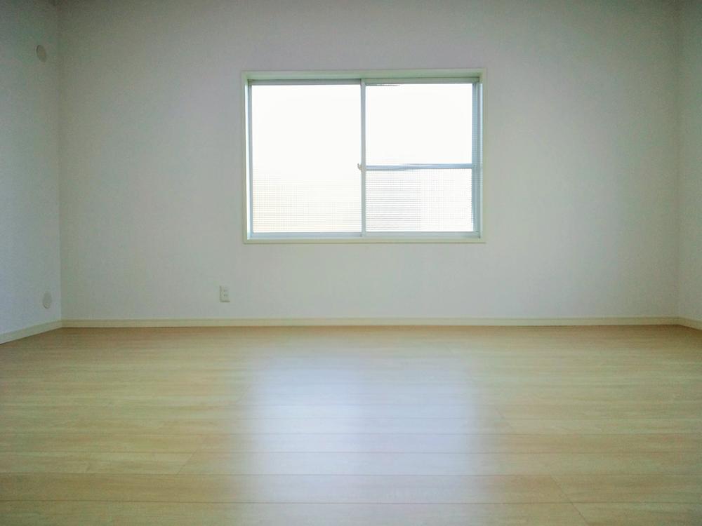 Non-living room. Friendly calm area in child-rearing. ◆ ◆