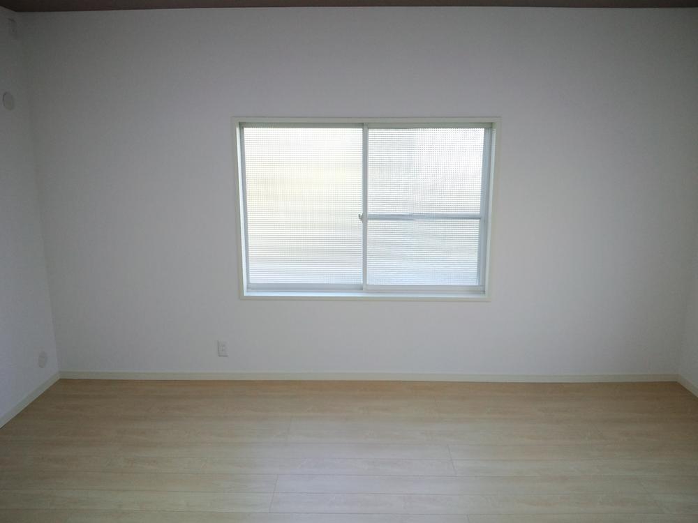 Non-living room. Daylighting ・ Excellent cozy rooms ventilation.