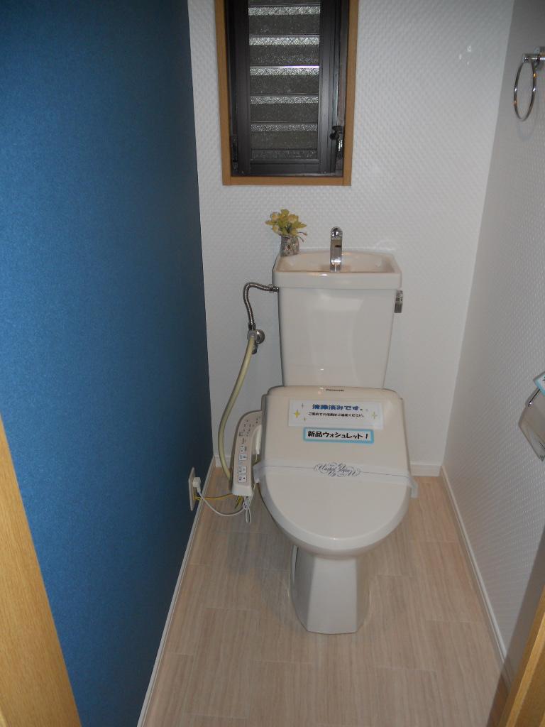 Toilet. Washlet is also already new goods exchange