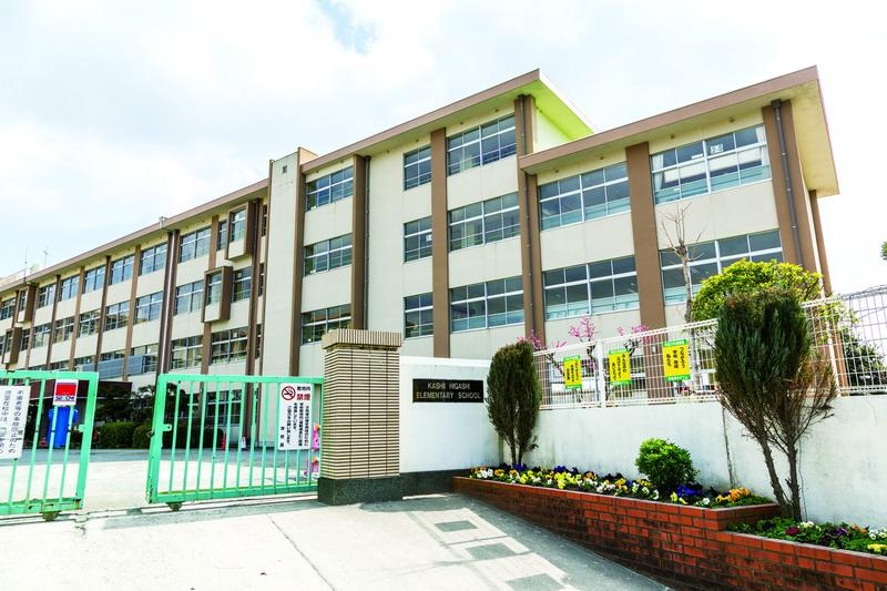 Primary school. 1000m to Fukuoka Municipal Kashiihigashi Elementary School