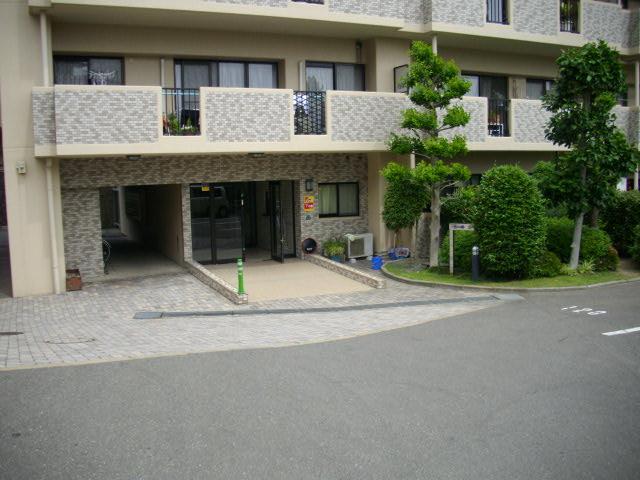 Entrance. Common areas