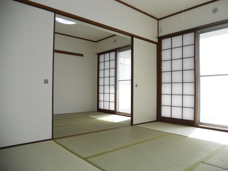 Non-living room. 2 between the continuance of the Japanese-style room