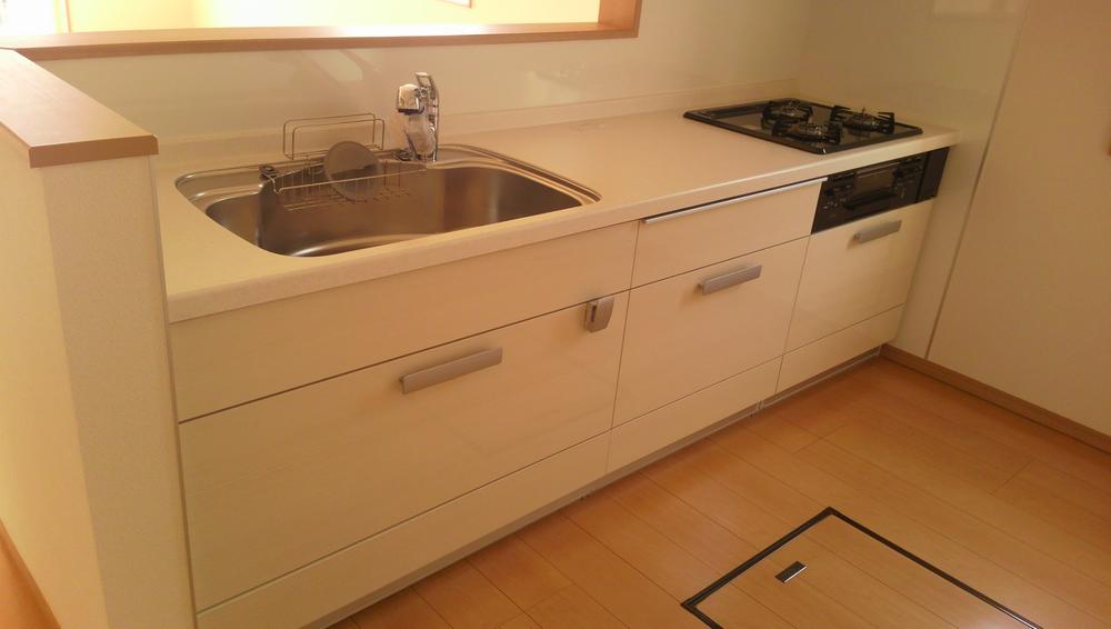 Same specifications photo (kitchen). Artificial marble, State-of-the-art San'webu system kitchen which employs the kitchen panel