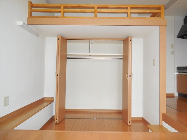 Living and room. Bet loft storage type