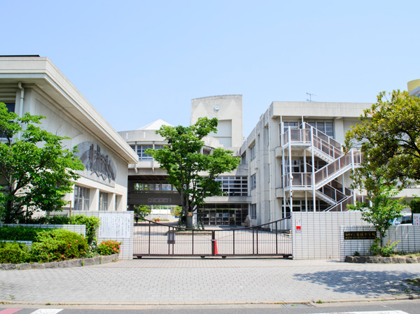 Surrounding environment. Incense Ling elementary school (a 5-minute walk / About 340m) ※ 1