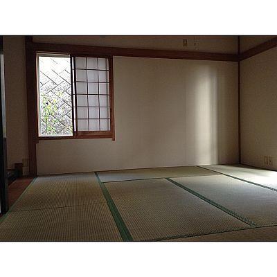 Non-living room. Room is I want to ensure is the Japanese-style room! 